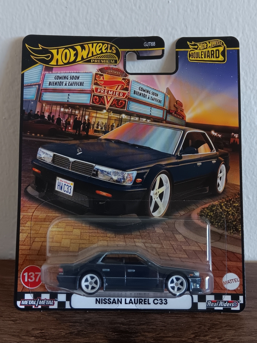 Hot Wheels Boulevard Nissan Laurel C33 - Dark Blue